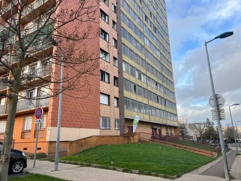La Tour Vega dans le quartier du Val Fourré à Mantes-la-Jolie