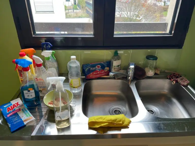 Les produits ménagers de l'appartement zéro déchet aux Mureaux